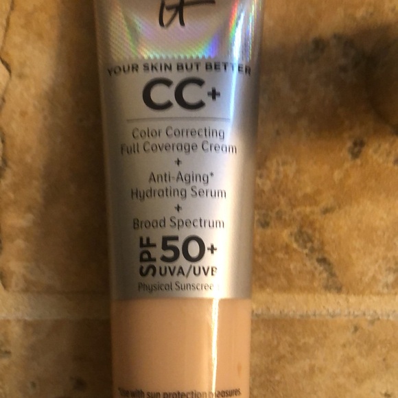 it Cosmetics Your Skin But Better cc+ - Picture 4 of 5